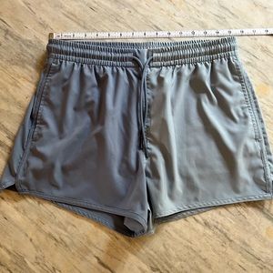 Abercrombie & Fitch men’s color block shorts